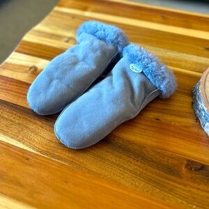 Cozy light grey/blue sheepskin Mittens with Fur Trim